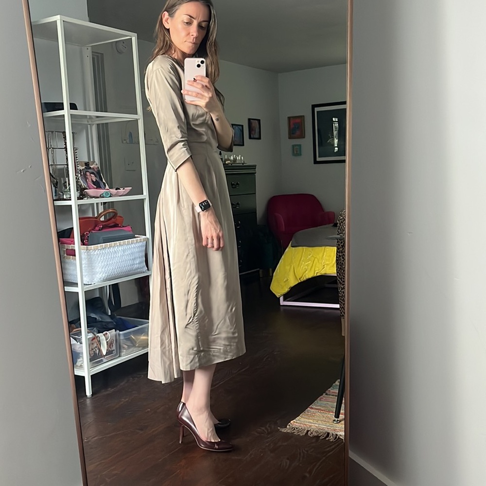 Vintage 1950s taffeta beaded cocktail dress with fishtail train. Size small